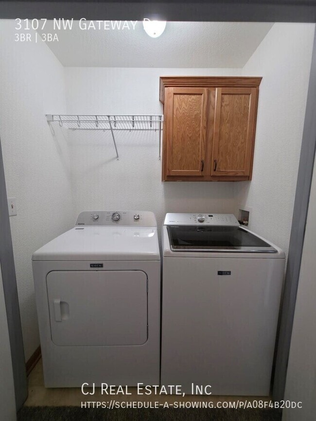 Photo - 3107 NW Gateway Dr