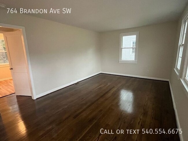 Photo - 764 Brandon Ave SW