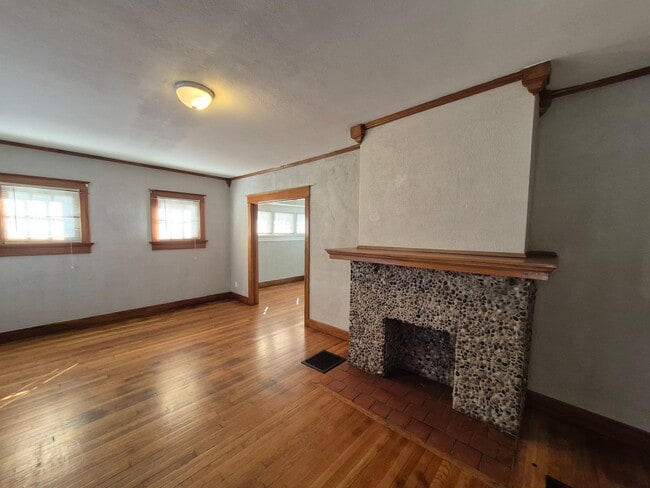 Photo - Gorgeous large 3-bedroom house