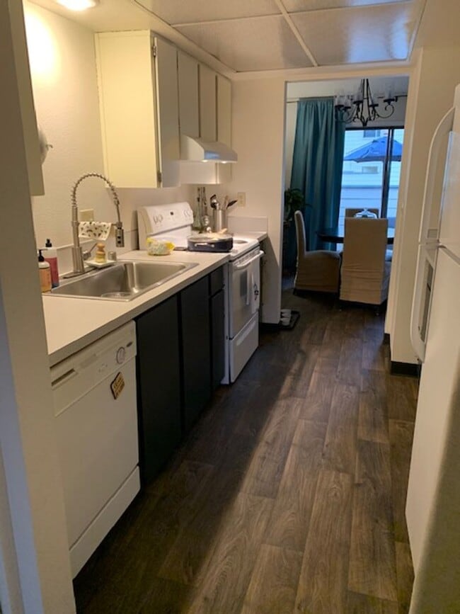 Photo - WELL MAINTAINED 2 BR, 2 BA TOWNHOME BY VAN MALL AREA!