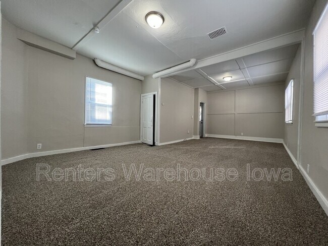 Photo - 1741 Des Moines St