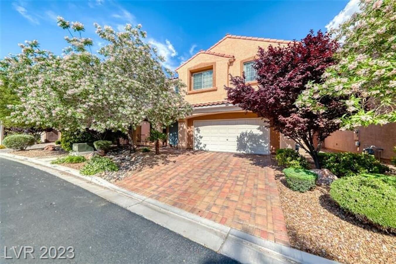 Photo - 1012 Bonitos Suenos St