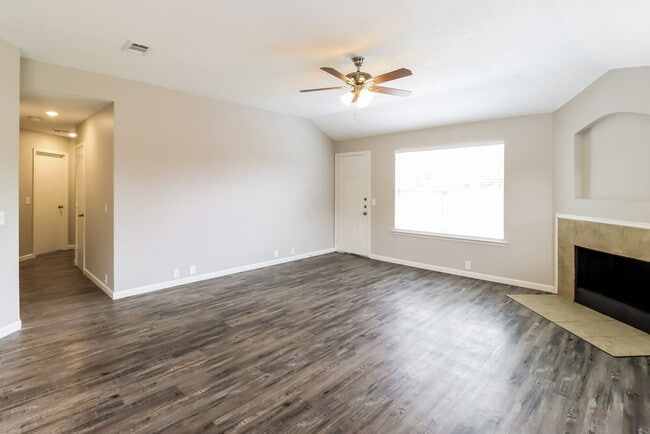 Photo - 4000 Tuscany Ct