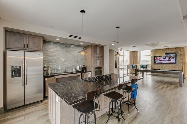 555 Ross apartments — community photo