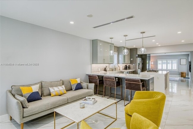 Building Photo - 1239 Washington St