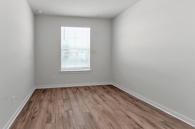Photo - 16906 Tulip Row Ln