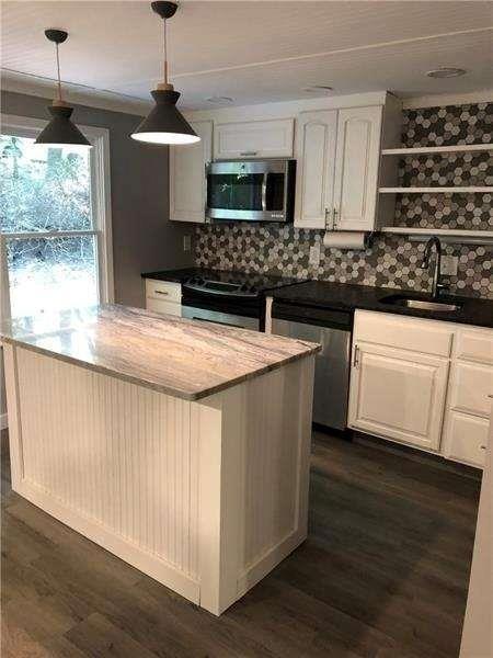 Photo - 245 Hilton Way