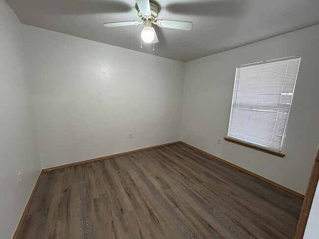 Photo - 1635 Neptune St