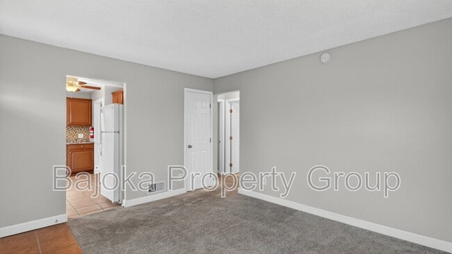 Photo - 648 Mayflower Ave