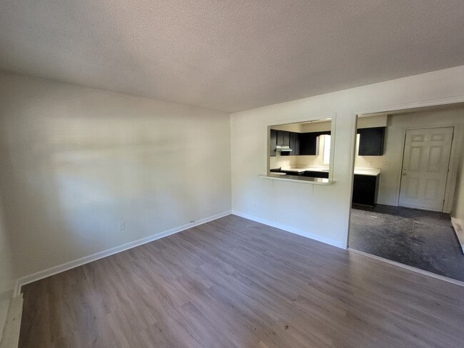 Photo - 135 Aunt Mary Ave Unidad A