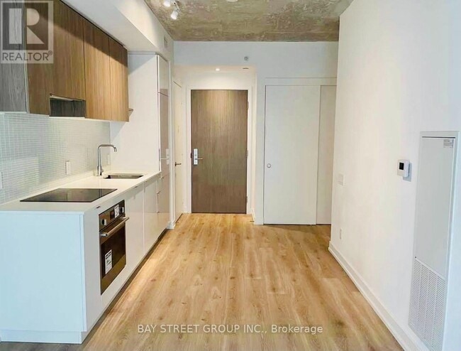 Photo - 161 Roehampton Ave Unit 320