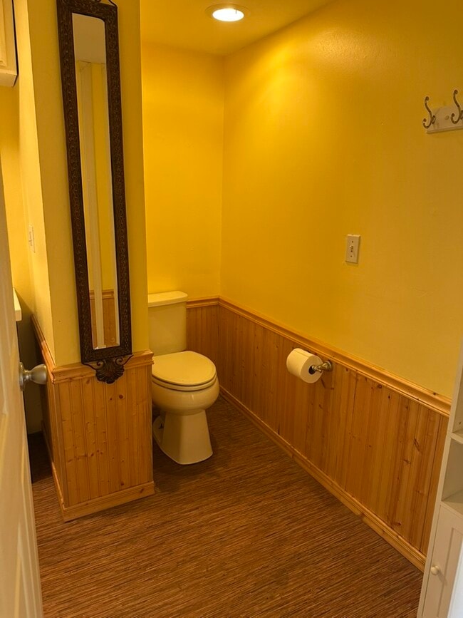 Entrada al baño - 3405 NE Ainsworth St