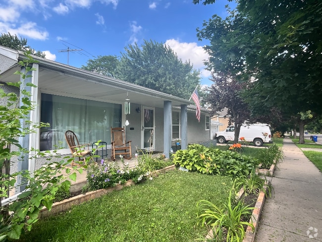 Building Photo - 91 W Robie St Rental