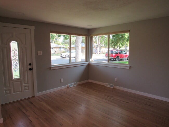 Photo - 1111 Judson St