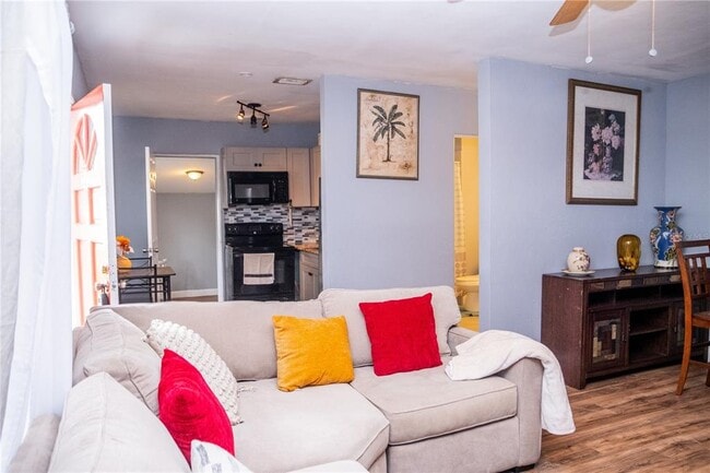 Photo - 313 Center Ave