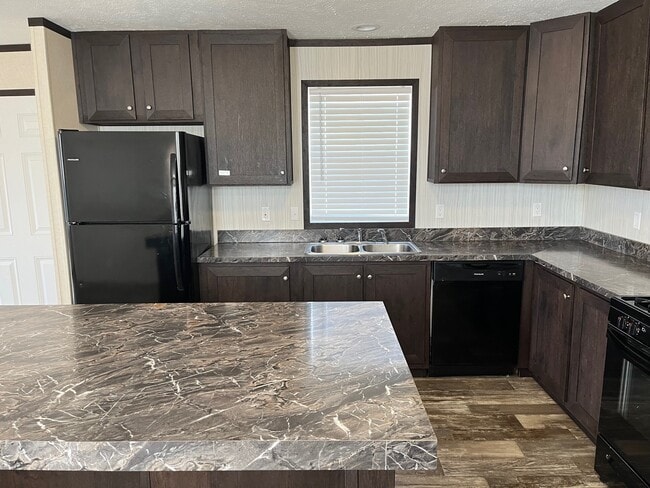 Photo - 117 Desander Dr