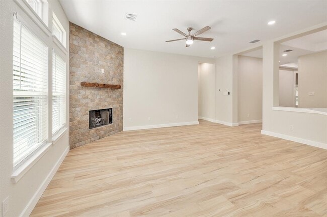 Photo - 19509 Brue St