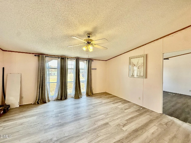 Photo - 287 Oliver Loop Rd