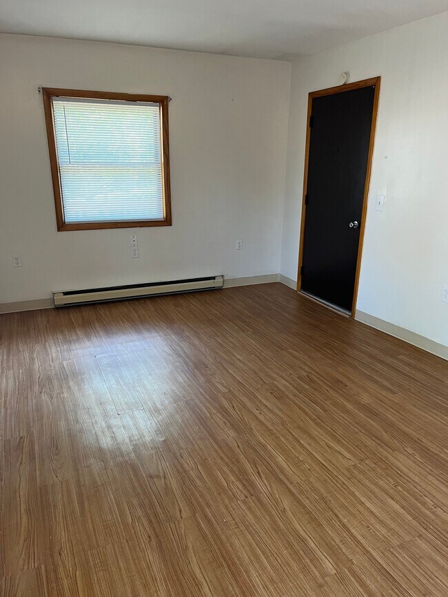 Photo - 114-116 Spruce St Unit B