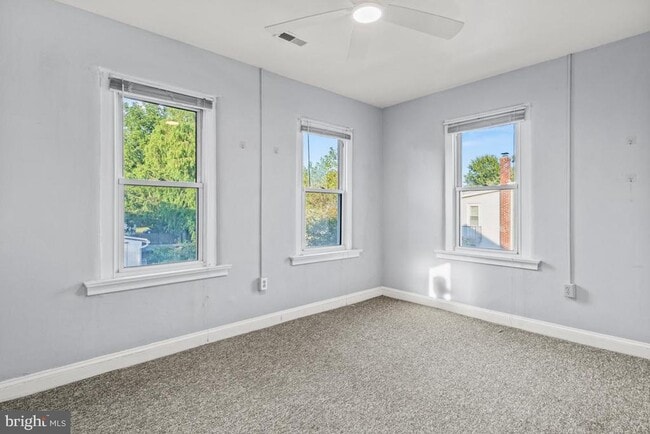 Photo - 201 N Line St