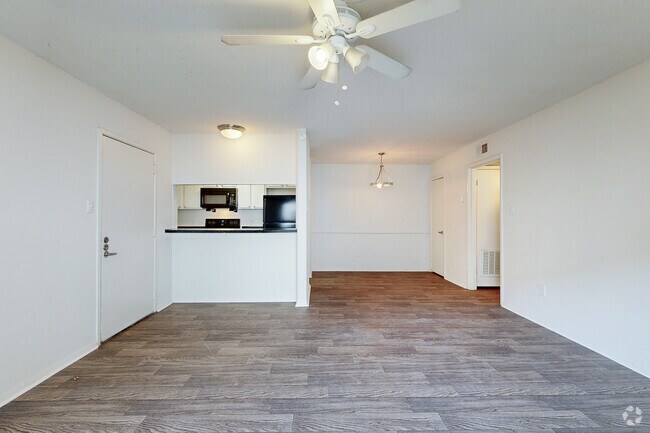 2BD 2BA 922SF