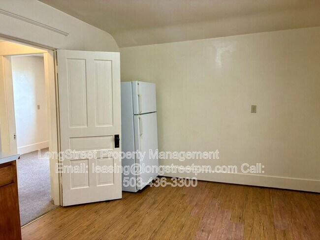 Photo - 823 SW 10th St