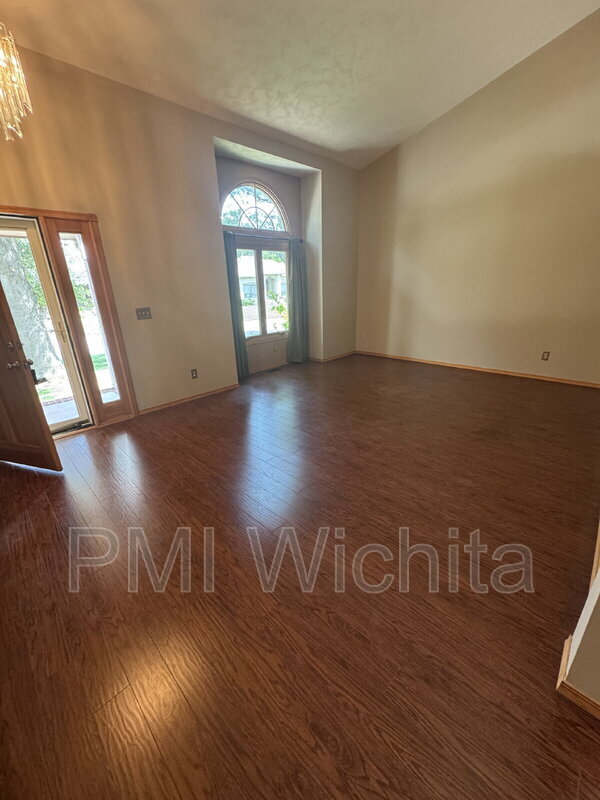 Photo - 2126 Country View Dr