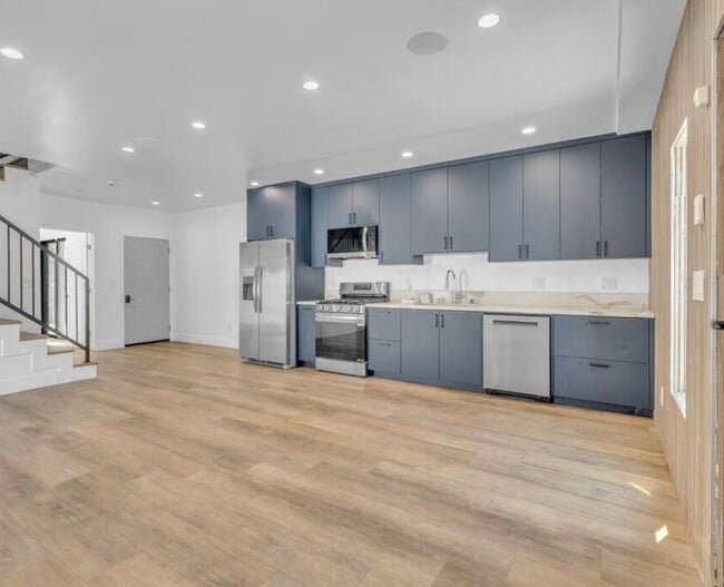 Building Photo - 14123 Califa St