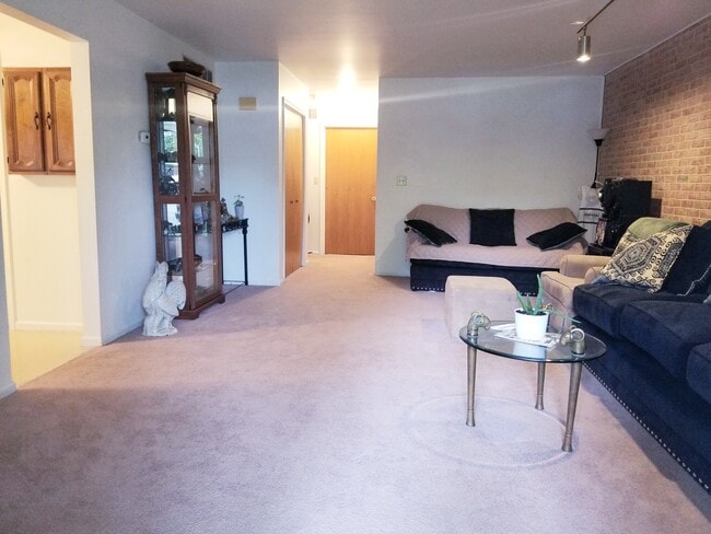 Photo - 21 Rosemont Ct Unit 21B Rosemont Ct