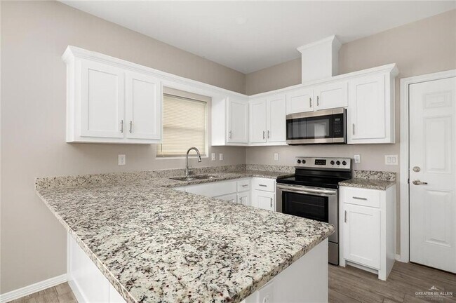 Photo - 304 S Retama Ln Unit 2