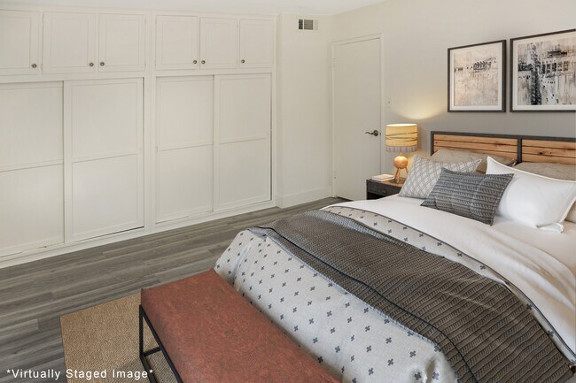 Photo - 219 E Chestnut St Unit #A