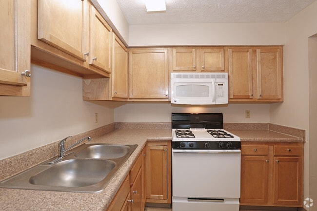2BR, 1BA - 913 SF (Colony)