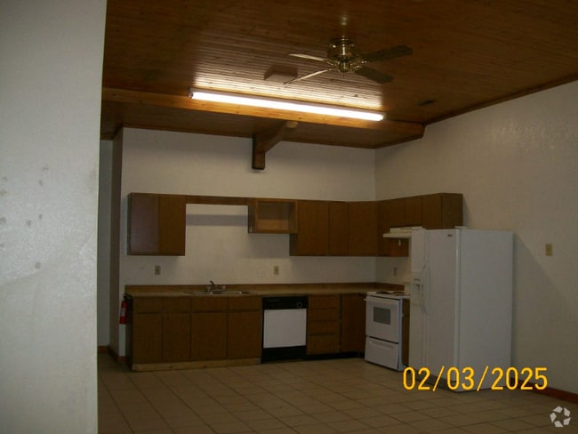 Building Photo - 528 N M St Rental