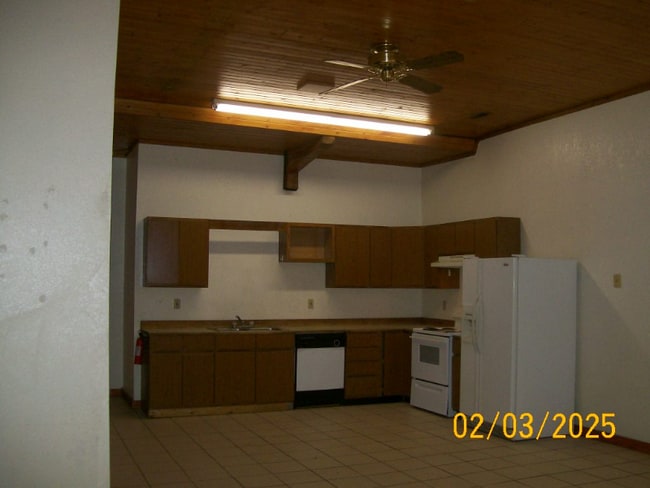 Building Photo - 528 N M St Rental