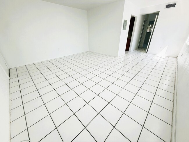 115 Bentley Dr Unit 4