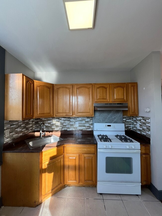 Photo - 50 Atlantic St Unit 4