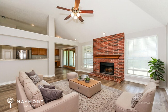 819 Crooked Creek Ln