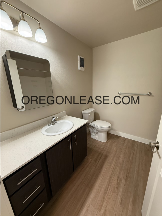 Photo - Newer 2-Bedroom Apartment located off Jasper rd in South Springfield Unit 4040 Horace st #7