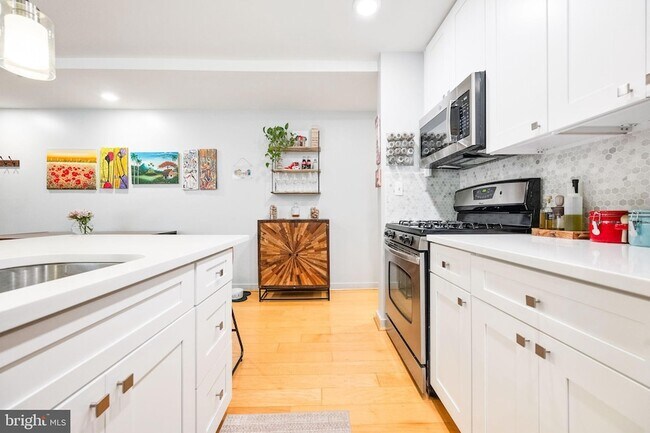 Photo - 1439 Chapin St NW Unit 102