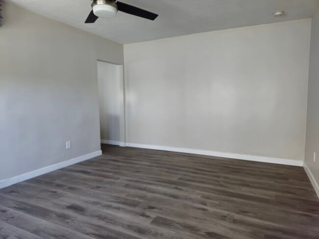 Photo - 211 W Ave 26