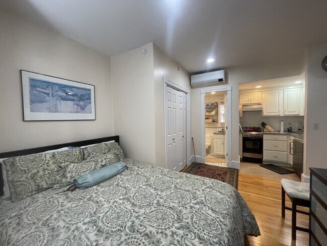 Photo - 105 Pinckney St Unit 8