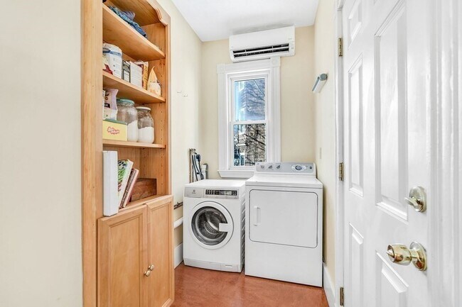 Photo - 4 Bucknam St Unidad 2