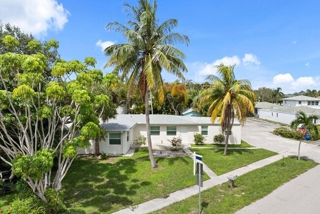 Photo - 121 S Lake Dr