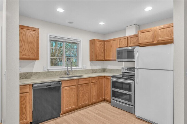 Photo - 55 NE Cook St