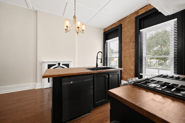 914 E Muhammad Ali Blvd Unit 1F