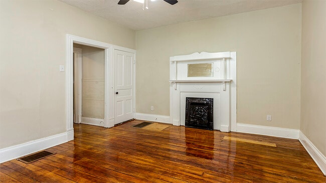 Comedor - 527 Riddle Rd