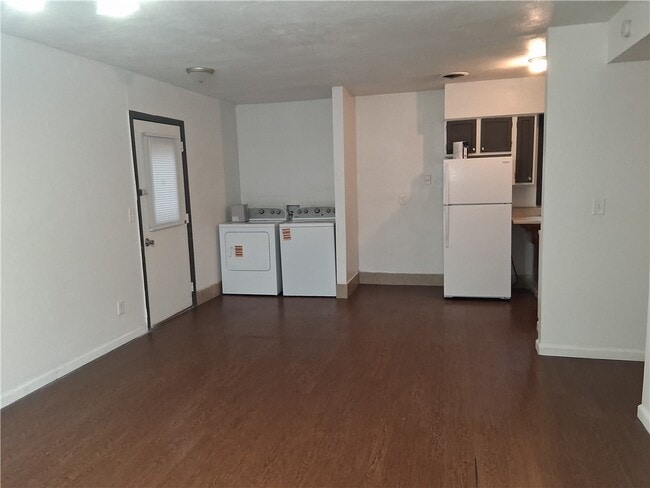Photo - 217 E Adobe St