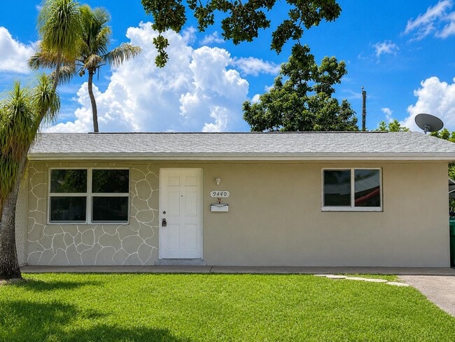 Building Photo - 9440 SW 51st St