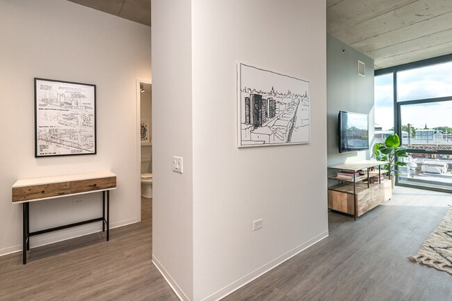 Photo - 2719 W Belden Ave