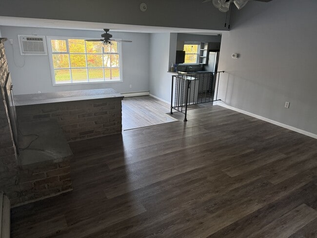 Photo - 104 W Fairview St